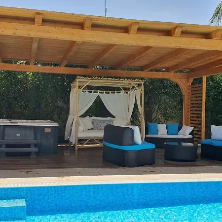 Depandance Con Piscina E Jacuzzi 度假居