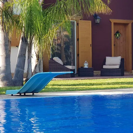 Depandance Con Piscina E Jacuzzi פונטנה ביאנקה