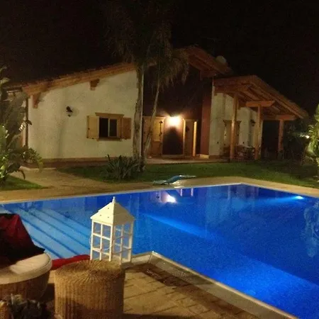 Depandance Con Piscina E Jacuzzi Fontane Bianche