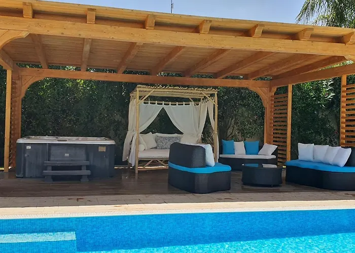 Depandance Con Piscina E Jacuzzi 度假居