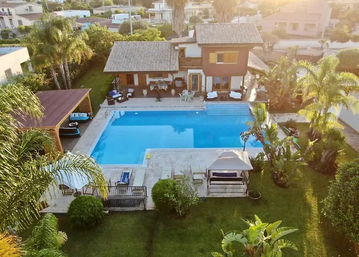 Depandance Con Piscina E Jacuzzi 冯塔尼比安奇