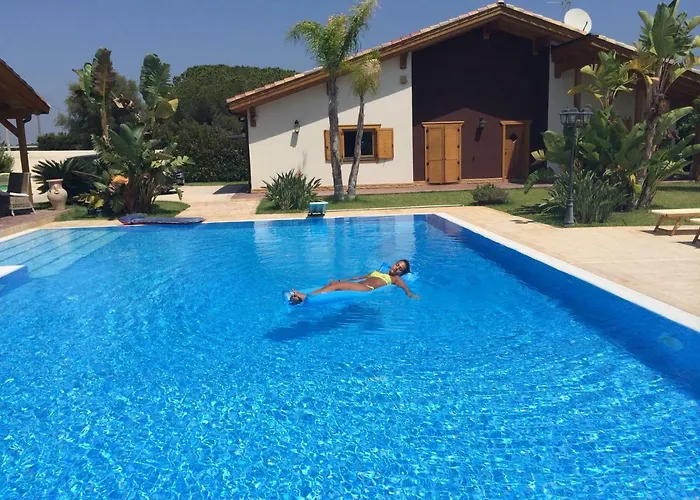 Depandance Con Piscina E Jacuzzi 度假居 *