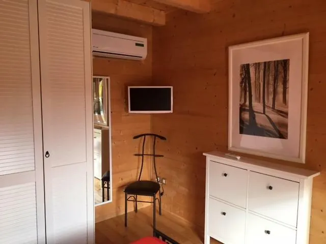 Depandance Con Piscina E Jacuzzi