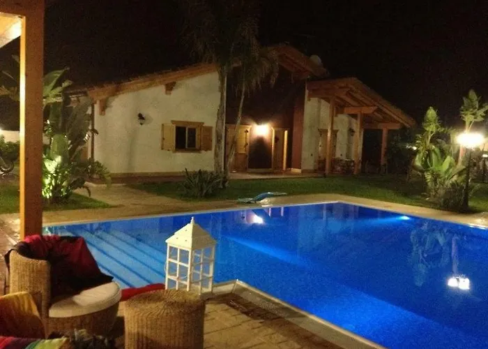 Depandance Con Piscina E Jacuzzi 冯塔尼比安奇