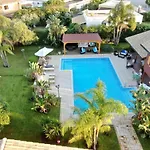 Depandance Con Piscina E Jacuzzi Дом отдыха Фонтане-Бьянке